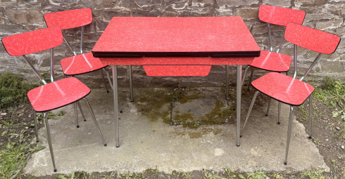Table formica rouge mouchetée et 4 chaises assorties, vintage, années 50