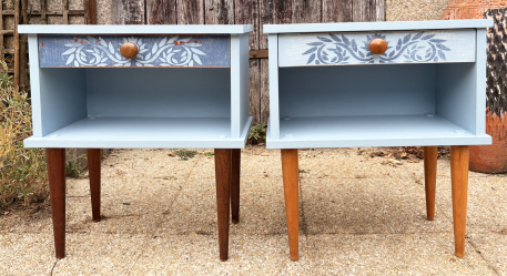 Paire de tables de chevet bleu glacier - Décor floral bohème chic, vintage années 60