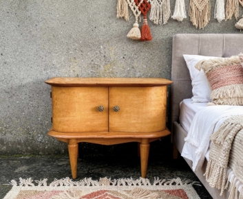 Table de chevet bois et vernis laqué, années 50.
