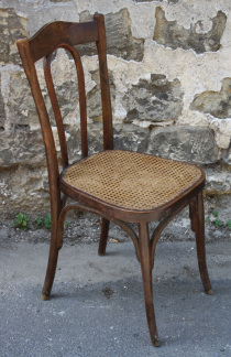 chaise de bistrot numérotée, bois et canage