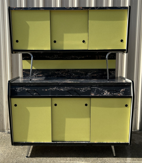 Buffet formica rouge et gris, 3 portes, années 60