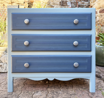 Commode esprit bord de mer, chic et joyeux, vintage années 50 / 60