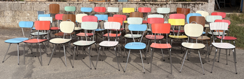 Lot de 70 chaises de formica multicolor, vintage, années 60