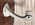 Applique murale vintage en porcelaine blanche – Élégance utilitaire au charme rétro, années 20