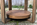 Console / guéridon Art Déco en bois massif – esprit années 30, lignes architecturales sculpturales